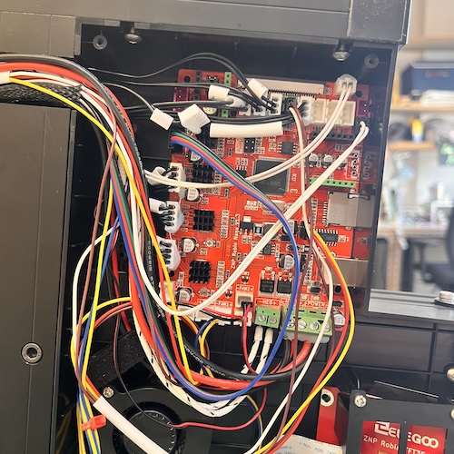 A photo of the main circuit board in this 3D printer.